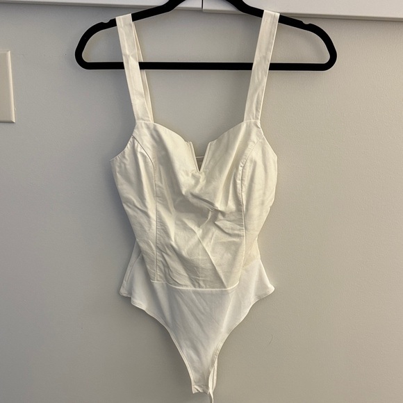 Tops - Elegant White Bodysuit